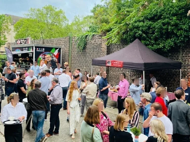 Firmenfeier mit Pizzawagen Catering