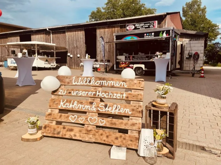 Hochzeit mit Pizzawagen: Willkommen Kathrin und Steffen